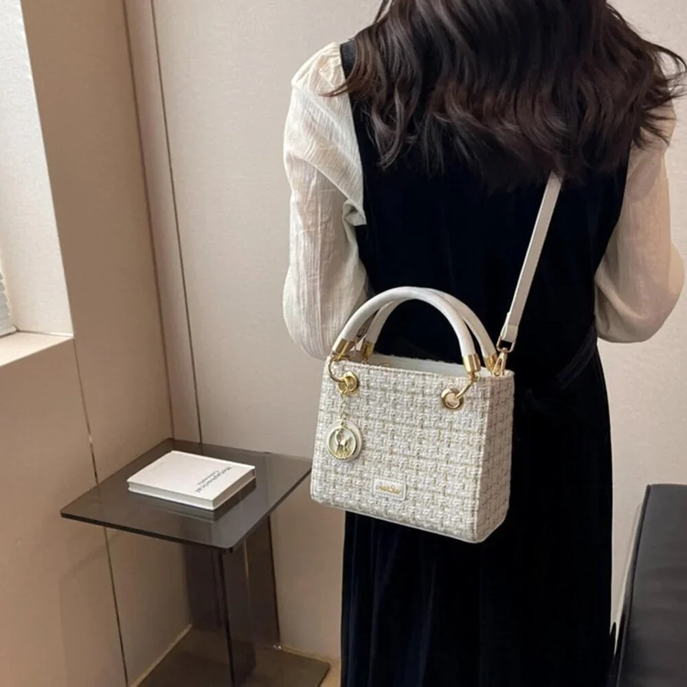 N/A quilted shoulder
